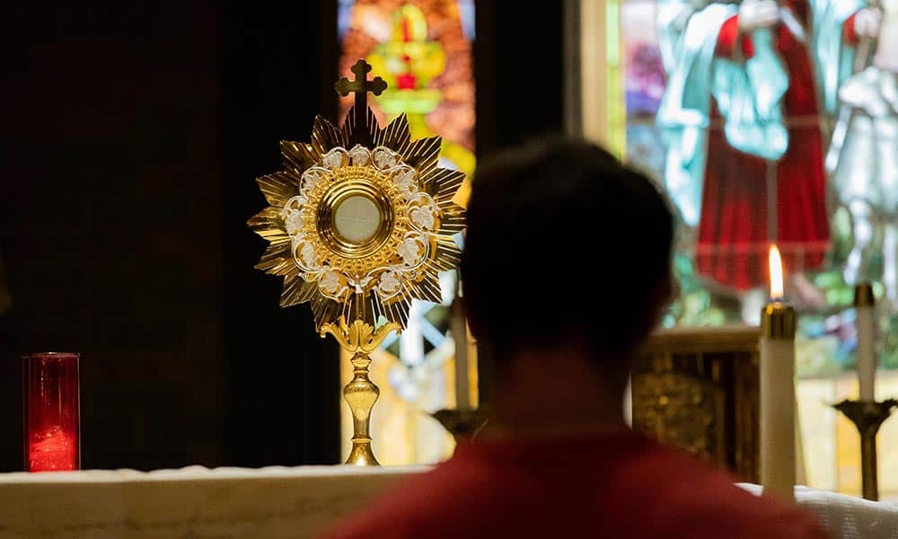 A Saint's Advice for Eucharistic Adoration